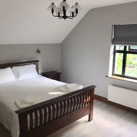 Δωμάτια σε οικογενειακή κατοικία Ivy House